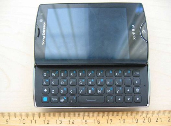 Sony Ericsson Xperia Mini Pro, se muestran nuevas imágenes en la FCC 2