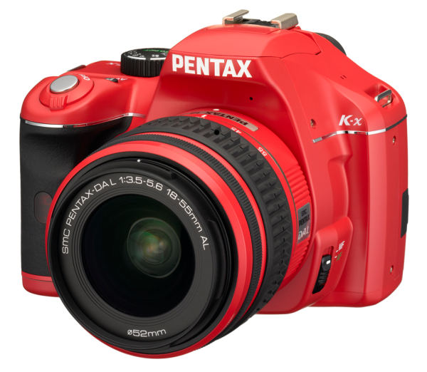 Pentax K-x, la réflex roja que graba vídeo en alta definición