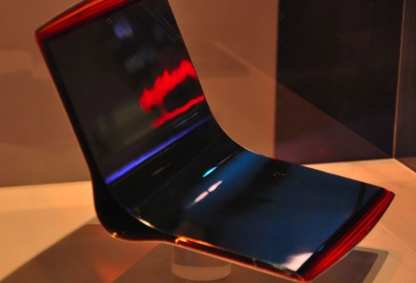 Sony presenta un prototipo de Vaio flexible y con doble pantalla OLED
