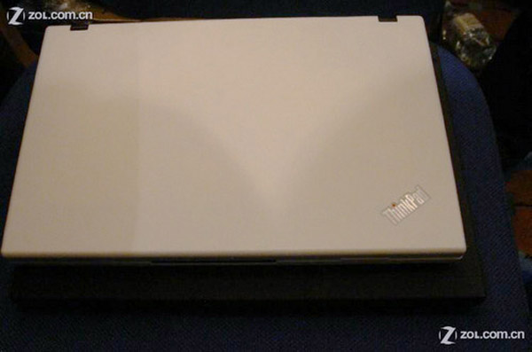 Lenovo-ThinkPad-x100e-02