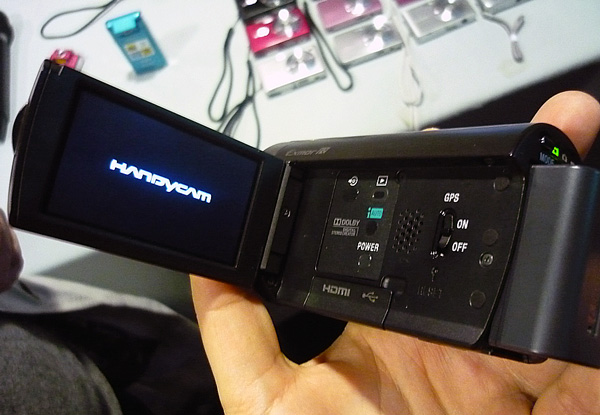 Sony-Handycam-HDR-CX350-02
