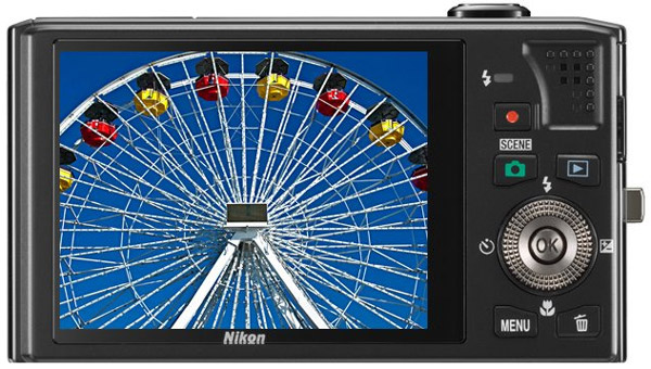 Nikon-Coolpiz-s8000-02