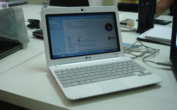 LG X140, un netbook de gama media con módem 3G opcional
