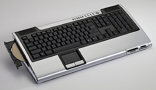 Commodore Phoenix, un ordenador integrado en el teclado