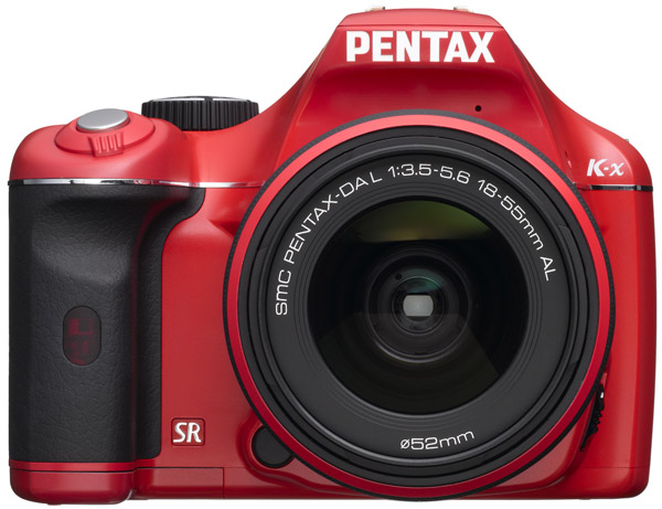 Pentax K-x, cámara réflex de 12,4 megapíxeles y mucho colorido