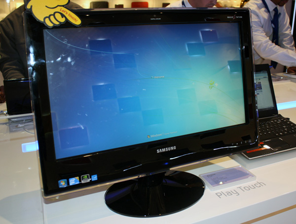 Samsung U250 y U200, dos ordenadores “todo en uno” con pantalla multitáctil en alta definición