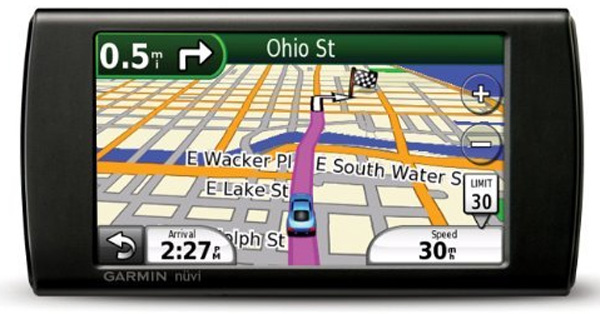 Garmin nüvi 295W, navegador GPS con Wi-Fi y cámara de fotos que aspira a móvil y no lo es
