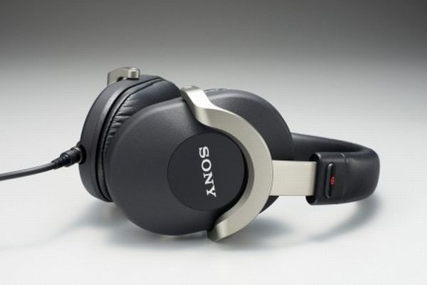 Auriculares Sony MDR-Z1000, un modelo estéreo con calidad de sonido de estudio