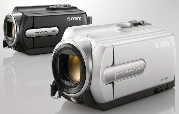 Sony Handycam DCR-SX15E y DCR-SR15E, videocámaras de definición estándar
