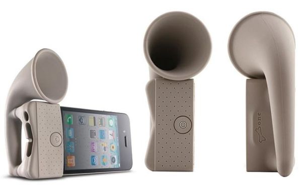 iPhone y el amplificador Bone-Horn Stan, una trompetilla para el iPhone