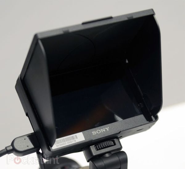 Sony CLM-V55, monitor auxiliar para las cámaras Alpha de Sony