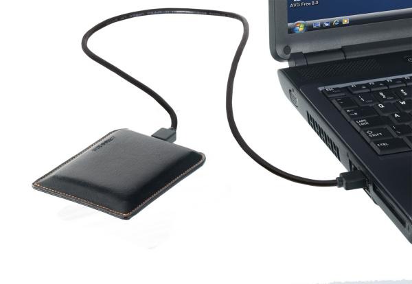 Freecom_Mobile Drive XXS Leather_laptop