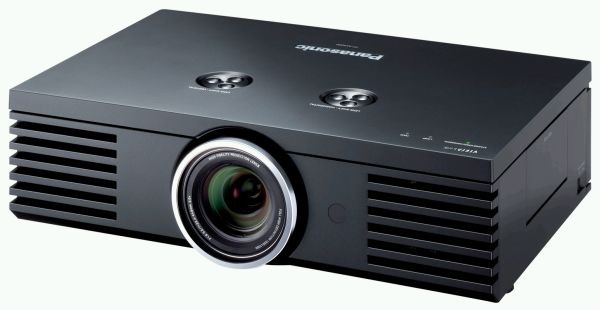 Panasonic PT-AE4000, un proyector FullHD 3D que ofrece buena imagen cinematográfica