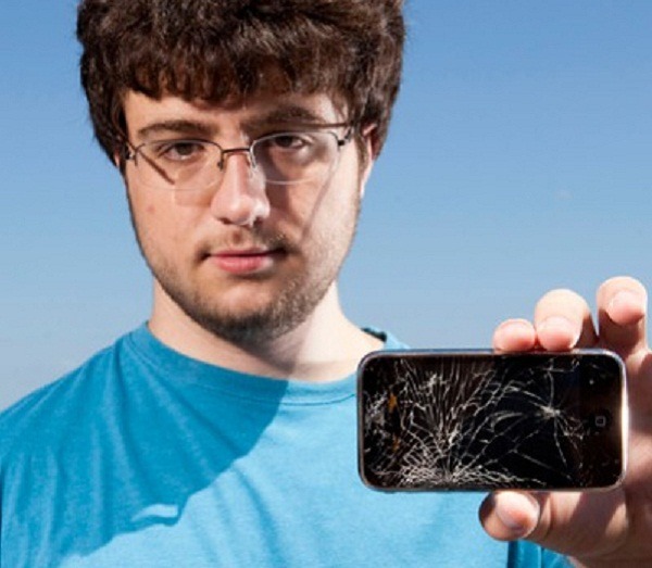 Comex, el creador de Jailbreakme para iPhone, se va a Apple