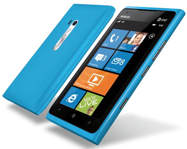 Nokia Lumia 900 01