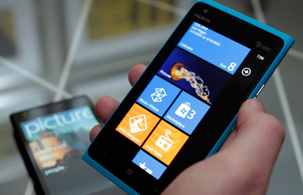 Nokia Lumia 900 04