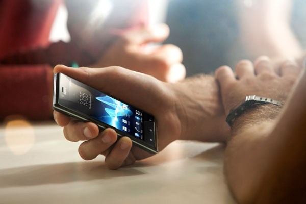 Sony Xperia J 02