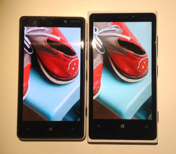 Nokia Lumia 820 vs Nokia Lumia 920 03
