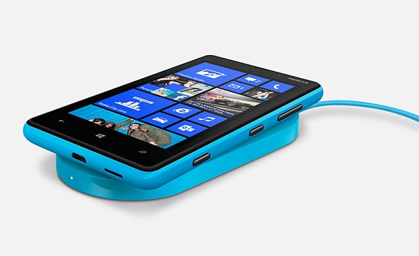 Nokia Lumia 820 06