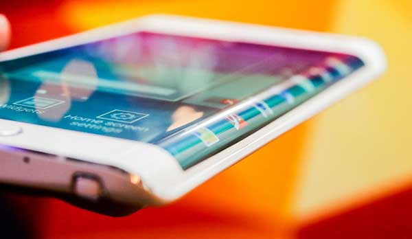El Samsung Galaxy S6 tendrá 4 Gb de RAM y llegará en una versión con pantalla curva