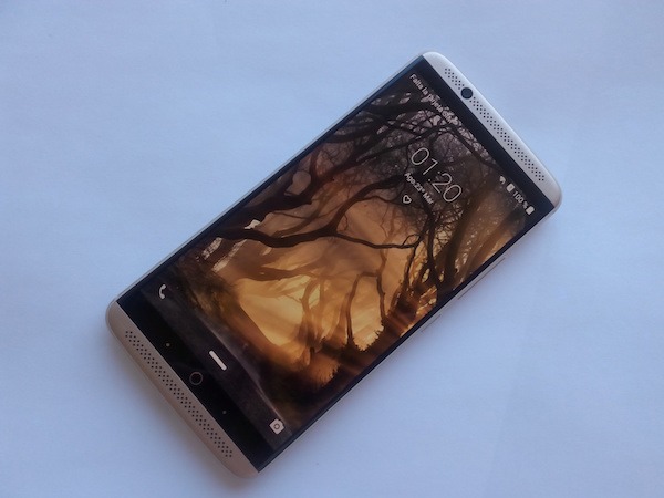 zte axon 7 parte delantera
